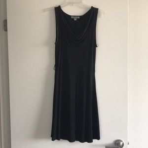 Love21 Black scoop neck swingy tank dress, S